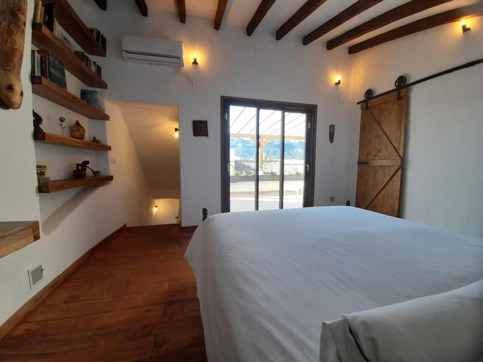 Casa Del Castillo Con Piscina